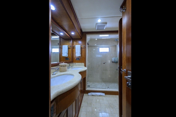 2008 Outer Reef Yachts 80
