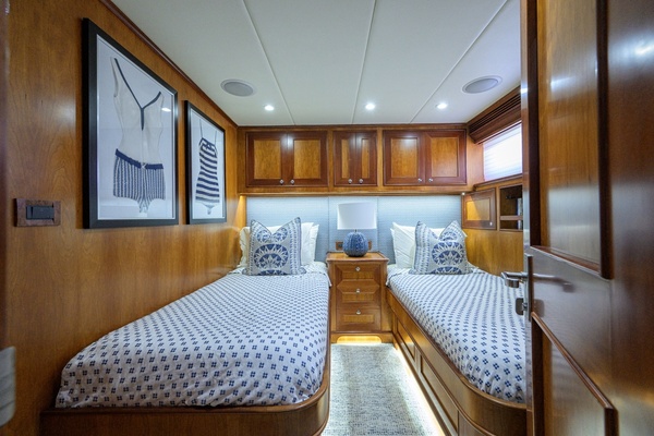 ON OUR WAY 80ft Outer Reef Yachts Yacht For Sale
