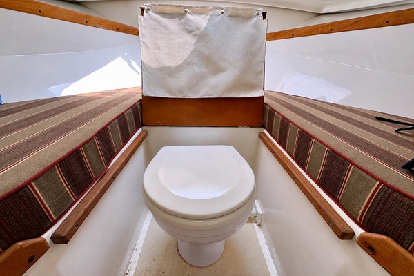 Calm 25ft Hunt Yachts Yacht For Sale