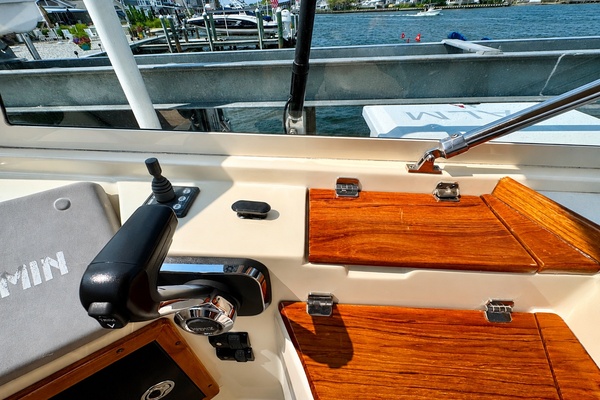 Calm 25ft Hunt Yachts Yacht For Sale
