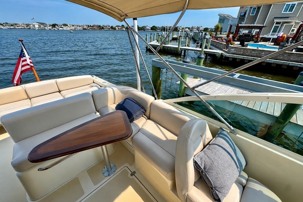 Calm 25ft Hunt Yachts Yacht For Sale