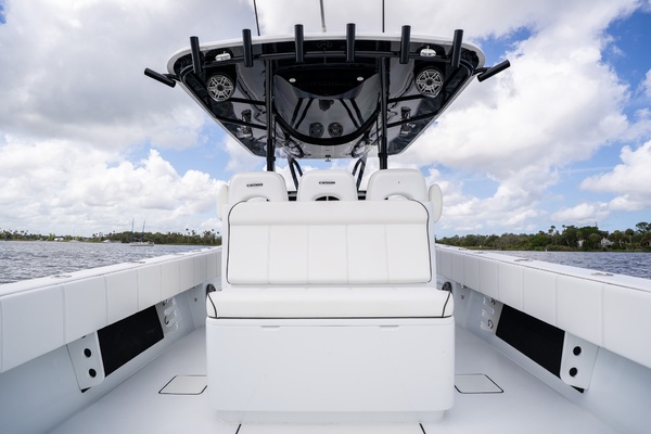 39ft Contender Yacht For Sale