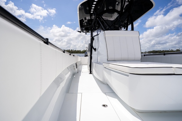 39ft Contender Yacht For Sale