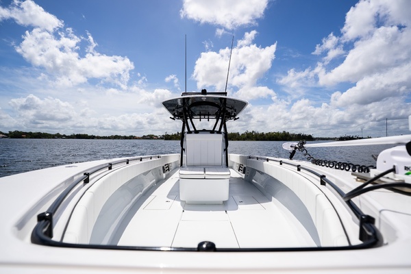 39ft Contender Yacht For Sale