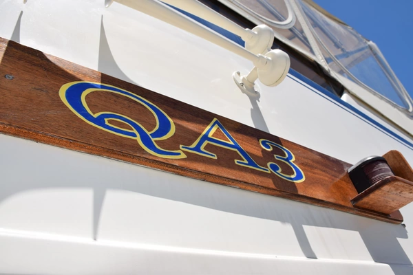 Hatteras LRC Yacht For Sale