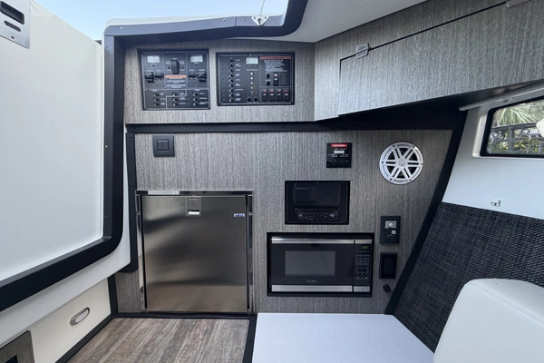 2021 Monterey 38