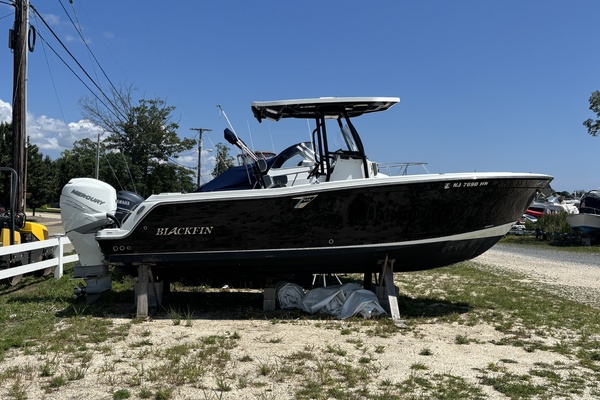 24ft Blackfin Yacht For Sale