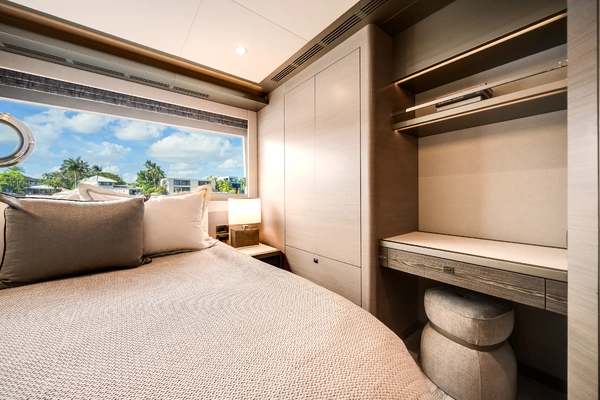 Ocean Alexander 27R Yacht For Sale