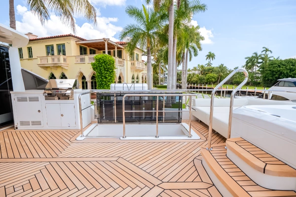 Ocean Alexander 27R Yacht For Sale