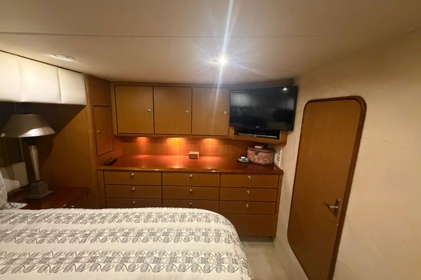 2000 Ocean Yachts 56