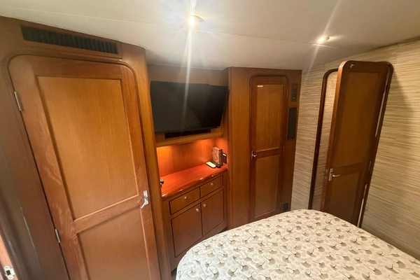 2000 Ocean Yachts 56