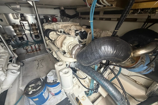 2000 Ocean Yachts 56