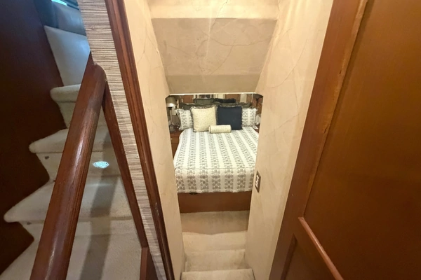 2000 Ocean Yachts 56