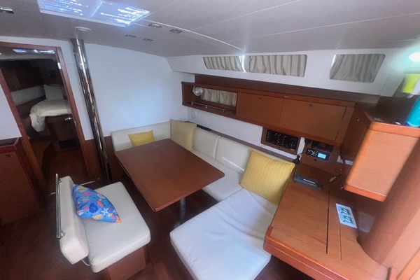 45ft Beneteau Yacht For Sale