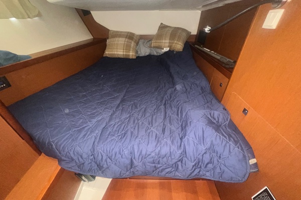 45ft Beneteau Yacht For Sale
