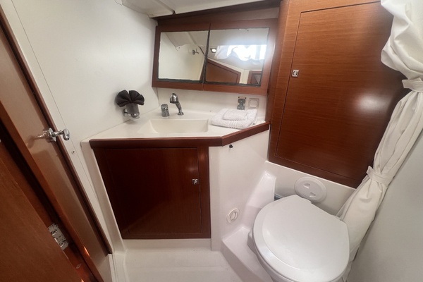 45ft Beneteau Yacht For Sale