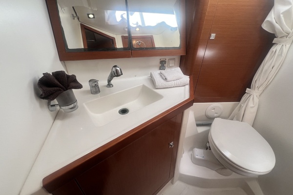 45ft Beneteau Yacht For Sale