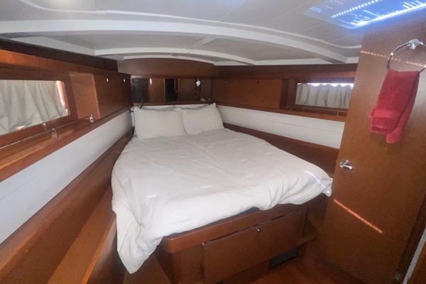 45ft Beneteau Yacht For Sale