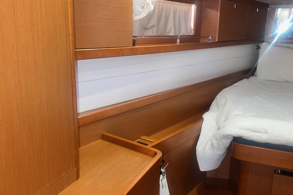 45ft Beneteau Yacht For Sale