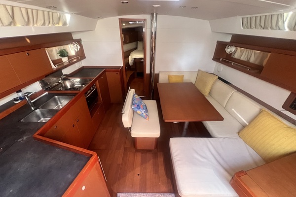 45ft Beneteau Yacht For Sale