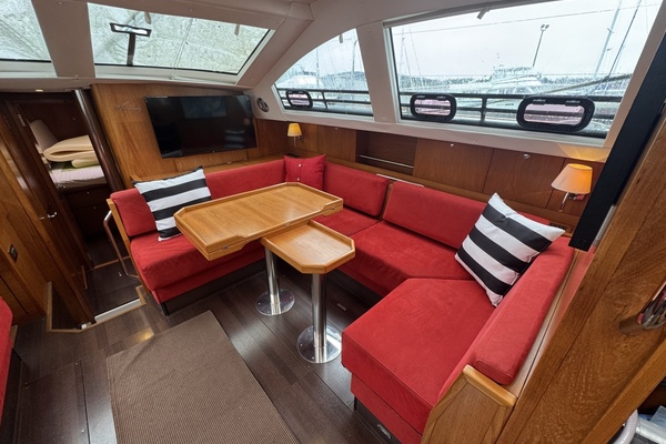 47ft Wauquiez Yacht For Sale