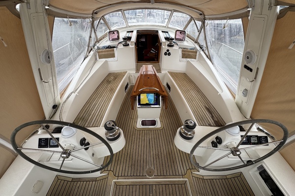 47ft Wauquiez Yacht For Sale