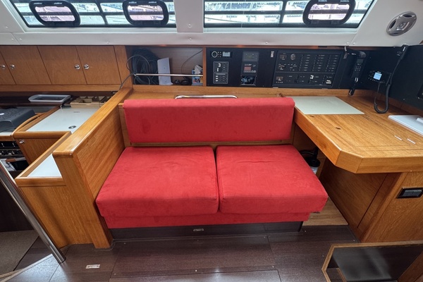 47ft Wauquiez Yacht For Sale