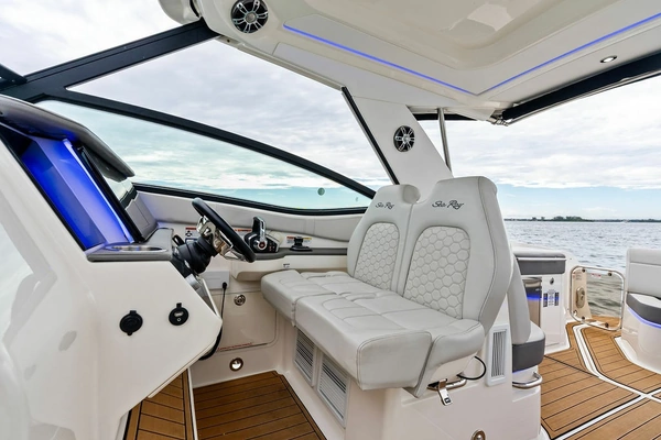 2022 Sea Ray 32
