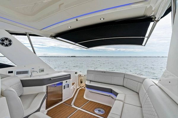 2022 Sea Ray 32