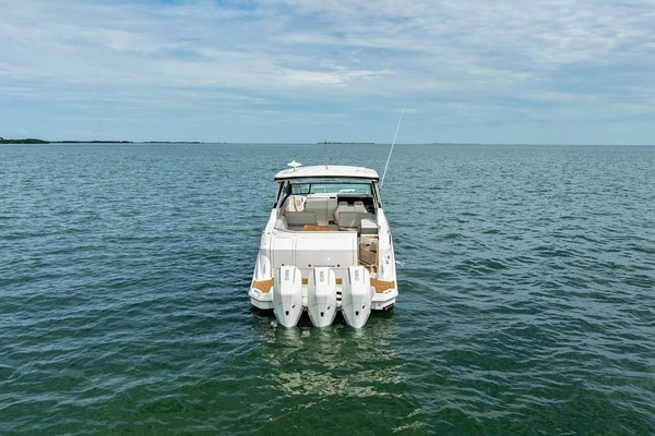 2022 Sea Ray 32