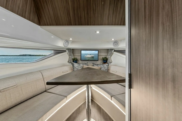 2022 Sea Ray 32
