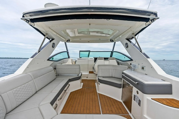 2022 Sea Ray 32