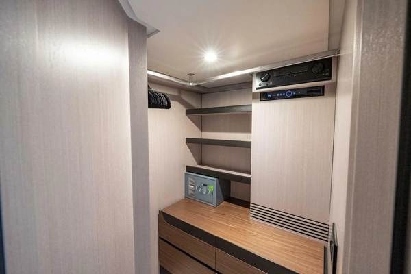 Azimut S7 Yacht For Sale