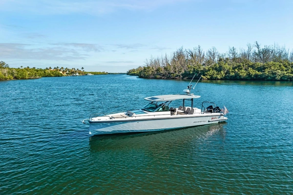 38-ft-Axopar-2023-37 Suntop- Hobe Sound Florida United States  yacht for sale