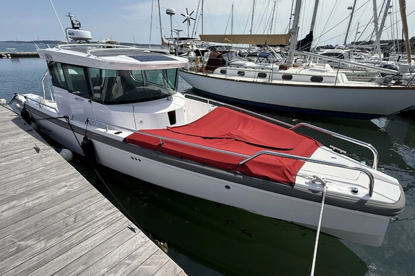 28-ft-Axopar-2022-28 Cabin-IBIS Falmouth Maine United States  yacht for sale