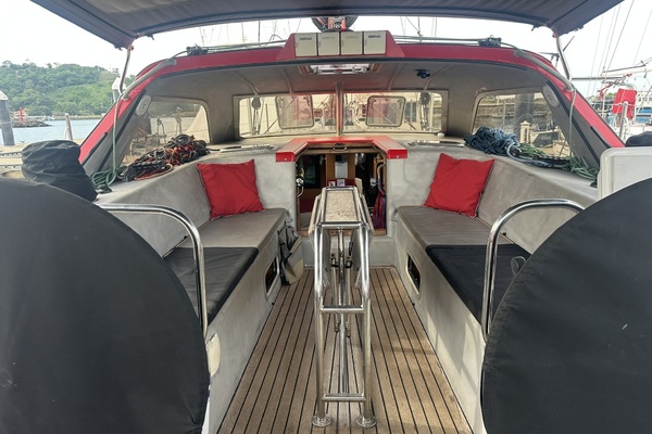 GIVE r 50ft Custom Yacht For Sale