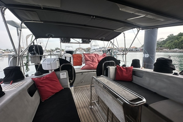 GIVE r 50ft Custom Yacht For Sale