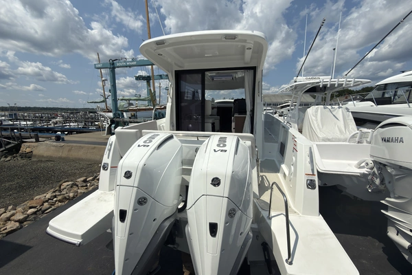 Photo of the 2027 Beneteau Antares 9 "In Stock"