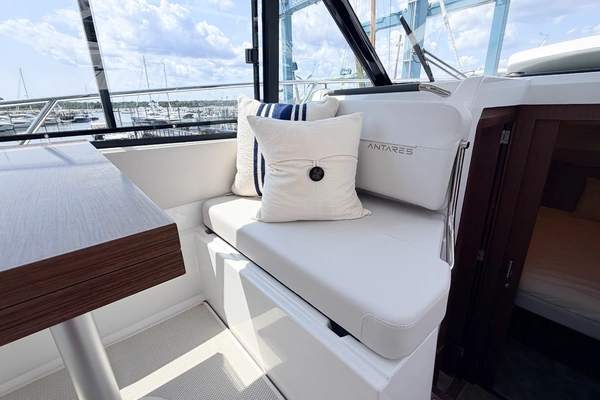 Photo of the 2027 Beneteau Antares 9 "In Stock"