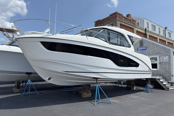 Photo of the 2027 Beneteau Antares 9 "In Stock"