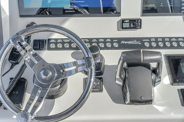 33ft Front Runner Yacht For Sale