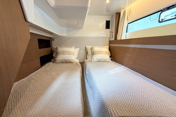 In Stock 42ft Beneteau Yacht For Sale