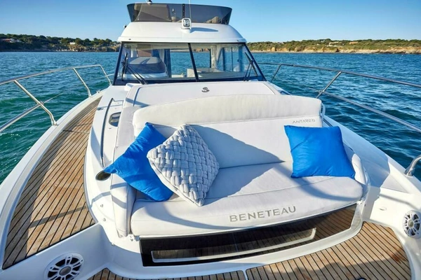 Photo of the 2027 Beneteau Antares 12 Fly "In Stock"