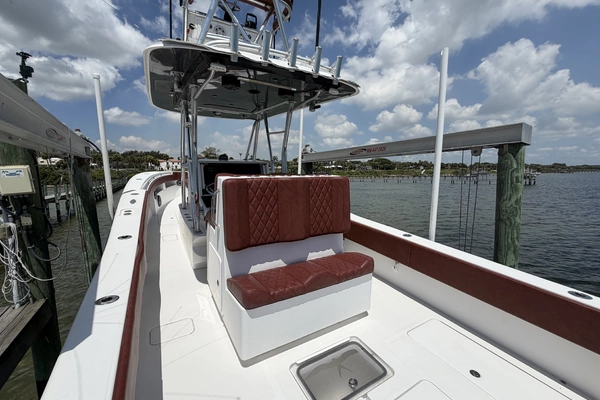 2007 Invincible 36