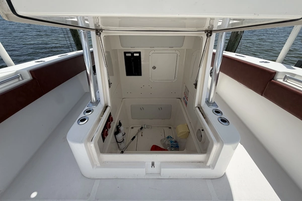 2007 Invincible 36