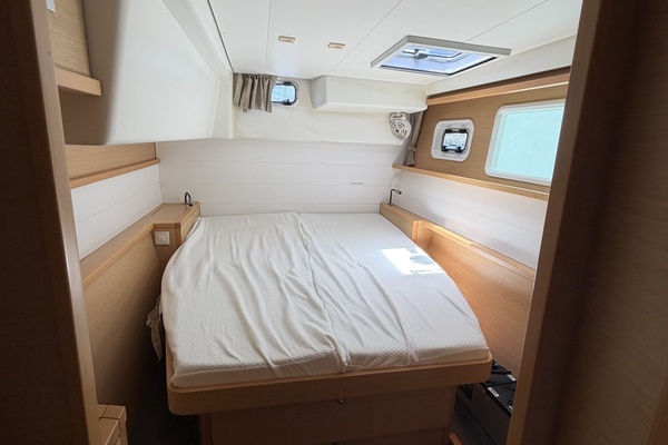 Lexak 45ft Lagoon Yacht For Sale