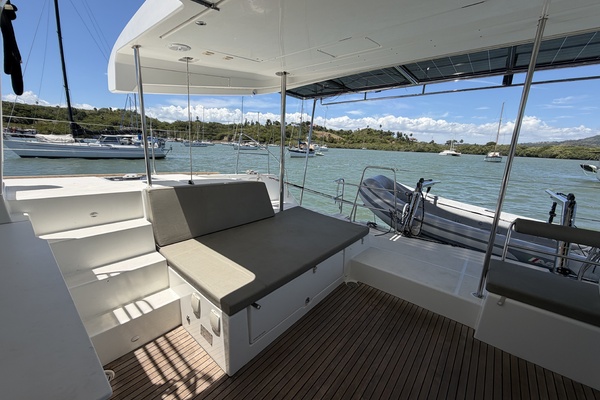 Lexak 45ft Lagoon Yacht For Sale