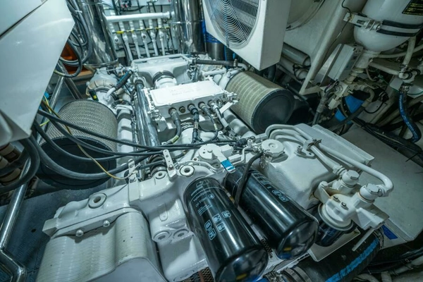 2004 Azimut 80