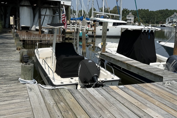 19ft Boston Whaler Yacht For Sale