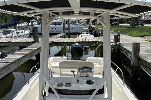 Photo of the 2020 Boston Whaler 190 Montauk